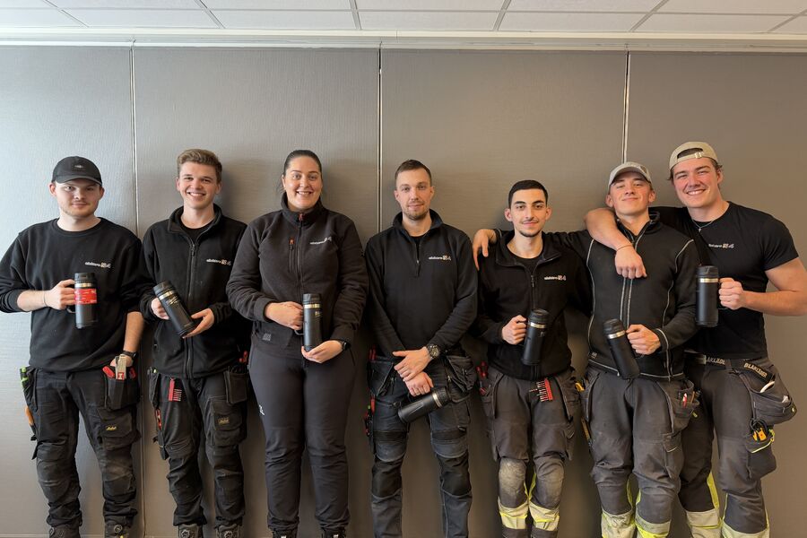 Elektro 4 er en av de nominerte til Årets lærebedrift 2026, på bakgrunn av sin sterke og langsiktige satsing på lærlinger. Foto: Elektro 4. 