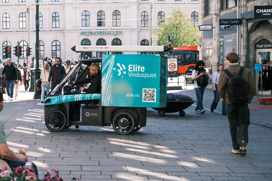 Den nye tilskuddsordningen støtter både større elektriske lastesykler og små elektriske nyttekjøretøy, som modeller fra VOK, CityQ og Paxster. Foto: Oslo kommune