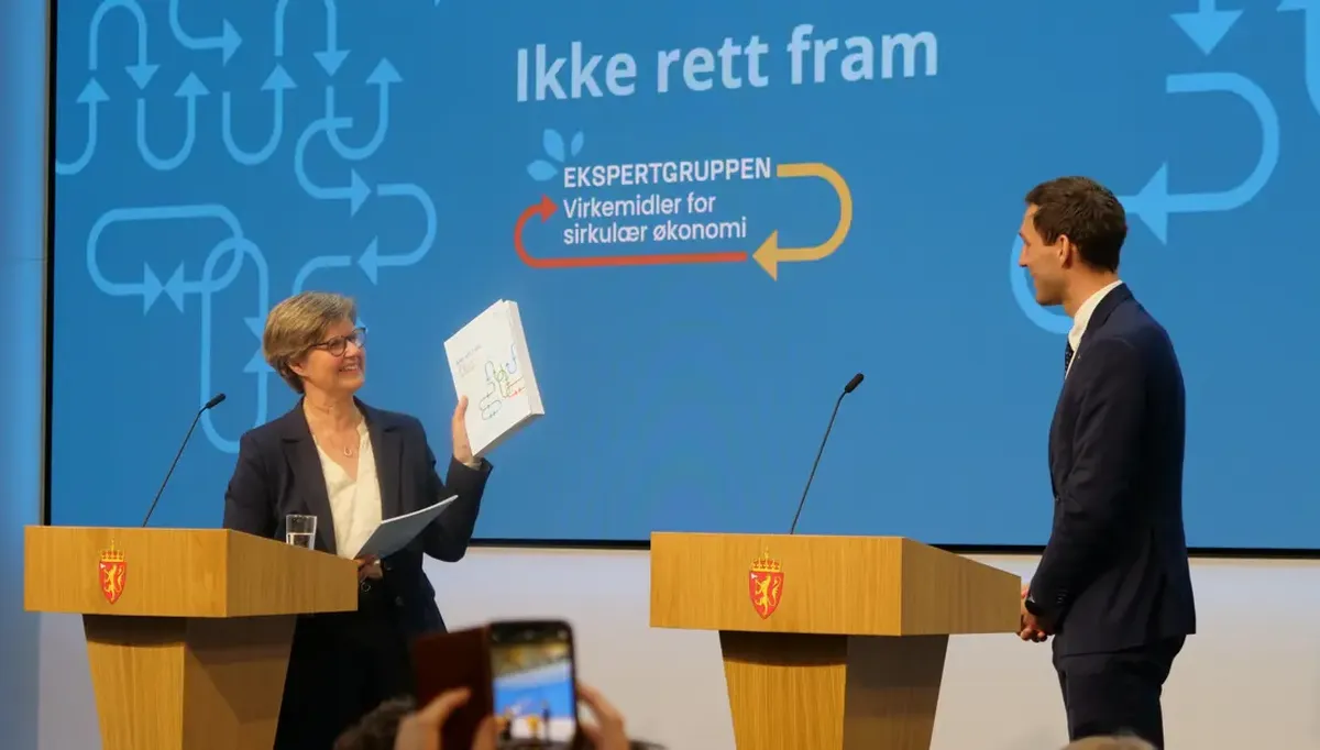 Leder Brita Bye overrekker rapporten til klima- og miljøminister Andreas Bjelland Eriksen. Foto: Siv Fjørtoft / Klima- og miljødepartementet. Leder Brita Bye overrekker rapporten til klima- og miljøminister Andreas Bjelland Eriksen. Foto: Siv Fjørtoft / Klima- og miljødepartementet.