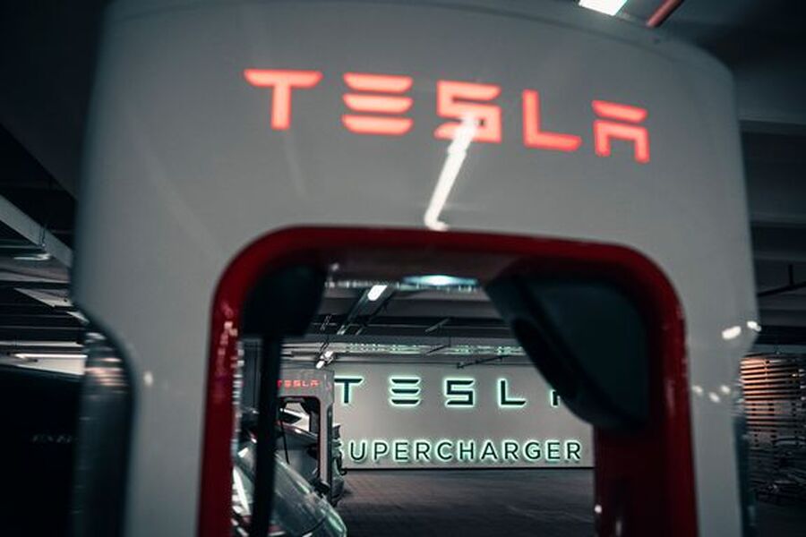 Både med og uten Tesla er elbilister mest fornøyde med ladetilbudet hos selskapet. Foto: Jamieson Pothecary/Elbilforeningen.