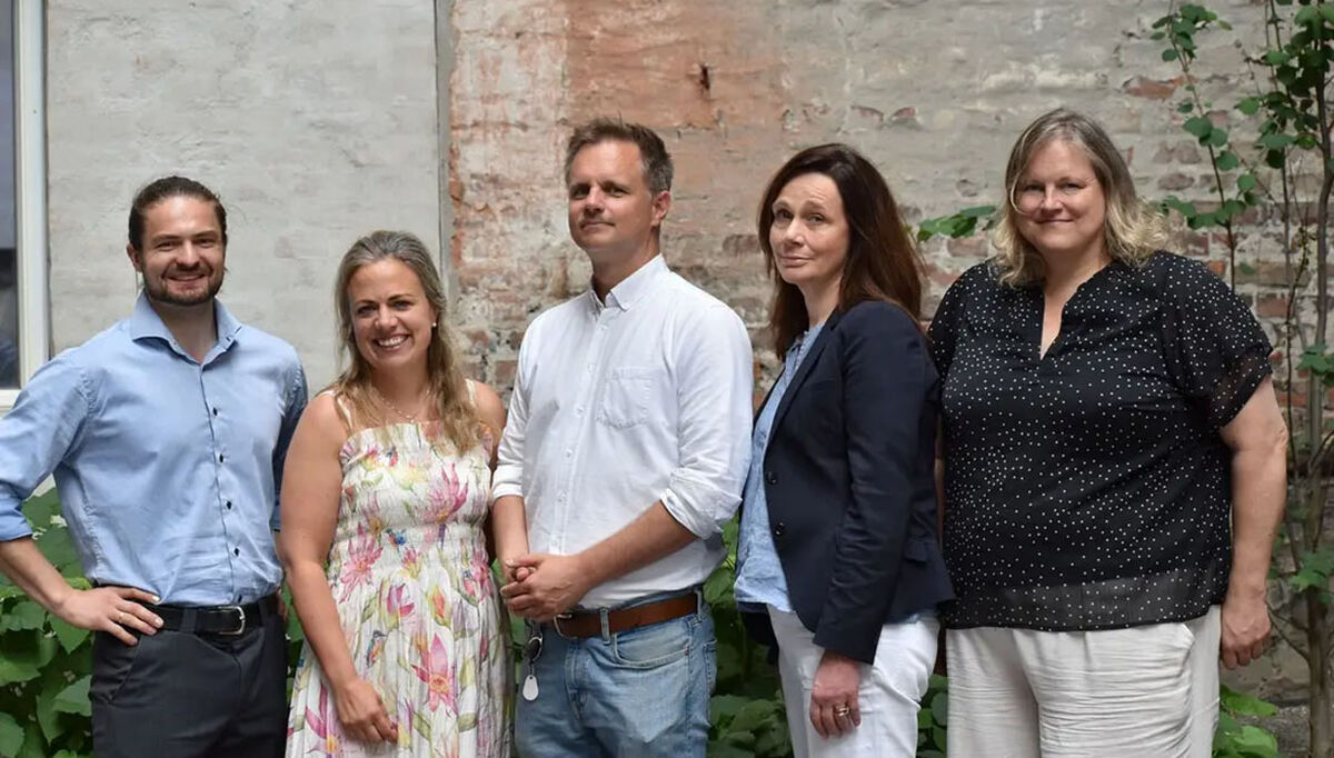 På bildet ser vi fra venstre: Svein Ola Størseth (Grønn Byggallianse), Ida Kristine Buraas (RIF), Vidar Fiskum (Norsk Eiendom), Torild Engh (EBA) og Viel Sørensen (Grønn Byggallianse) På bildet ser vi fra venstre: Svein Ola Størseth (Grønn Byggallianse), Ida Kristine Buraas (RIF), Vidar Fiskum (Norsk Eiendom), Torild Engh (EBA) og Viel Sørensen (Grønn Byggallianse)