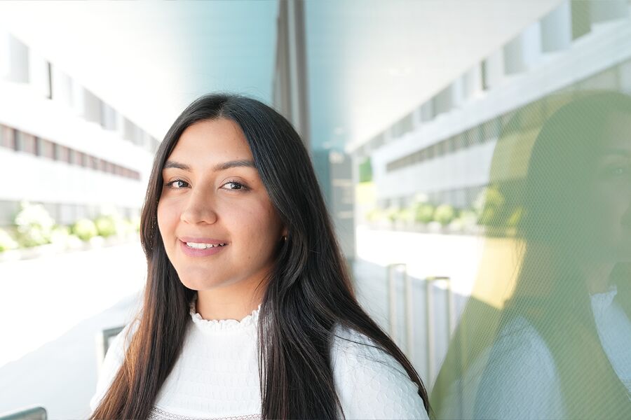 For å lykkes med digitale tvillinger, KI-fabrikker og nøyaktig simulering må vi satse på OpenUSD, skriver Camila Medina, direktør industri i Schneider Electric, i dette innlegget.  Foto: Stefania Nilsen, Schneider Electric