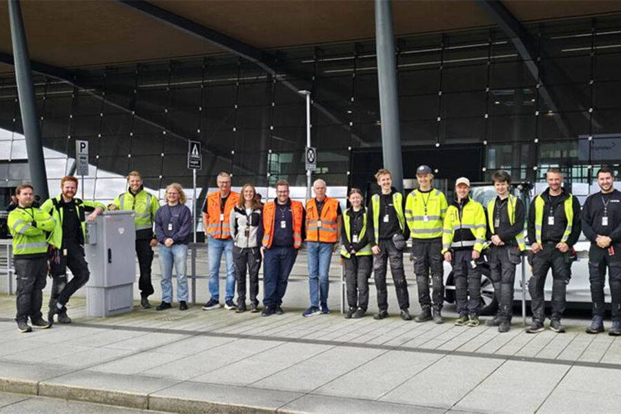 Det er en sammensveiset og dyktig Bravida-gjeng som passer på at elektriske installasjoner fungerer på Bergen Lufthavn. Foto: Bravida