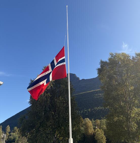 Flagg på halv stang