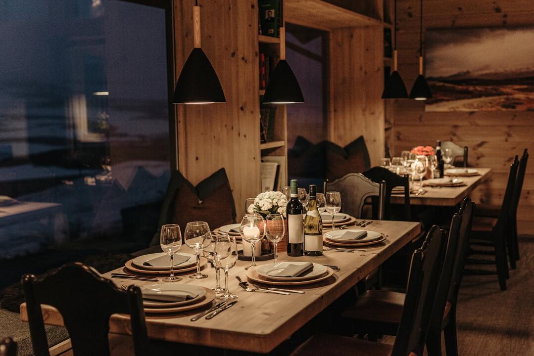dekket bord på Halne