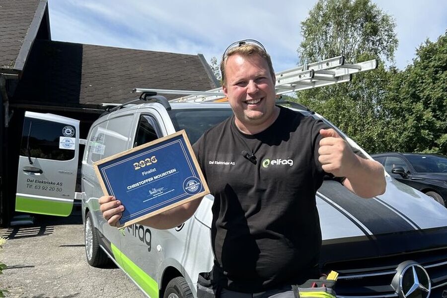 Christoffer Mouritsen fra Dal Elektriske er kåret til Norges hyggeligste elektriker. Bilde: Norges hyggeligste håndverker